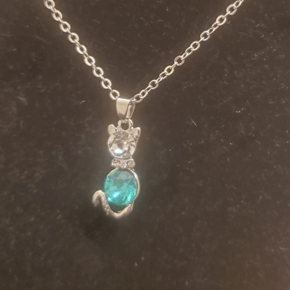 New Kitty Cat Charm Blue Crystal Silver Necklace. - Picture 6 of 14